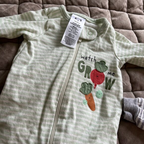 NWOT Gerber Baby Two Preemie Size Striped Footed Pajamas - Picture 2 of 4